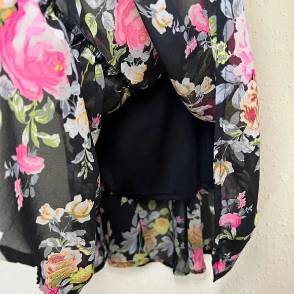 Lust N Must Flowy Top OS - Picture 6 of 10